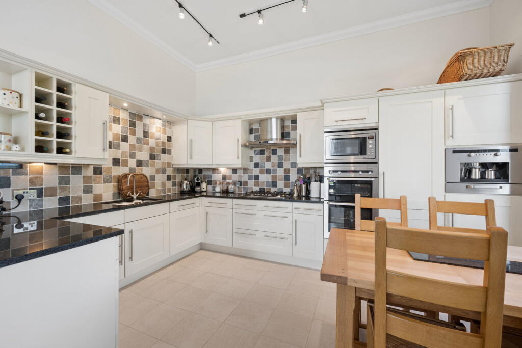Apartment in Lancaster - More
