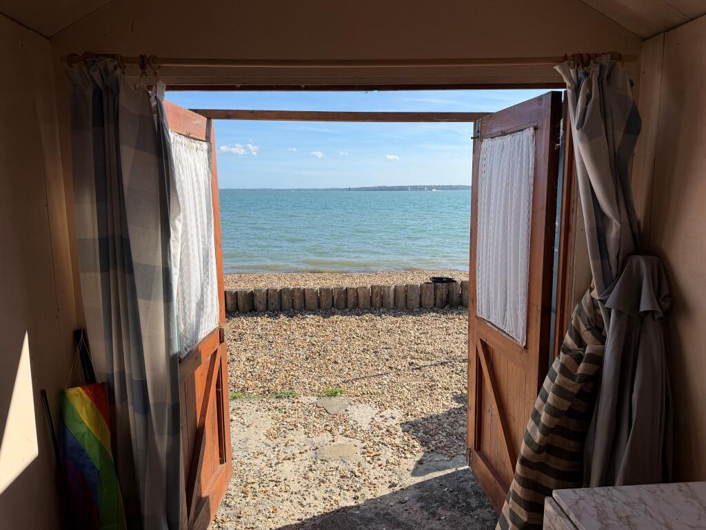 House in Southampton - View 4