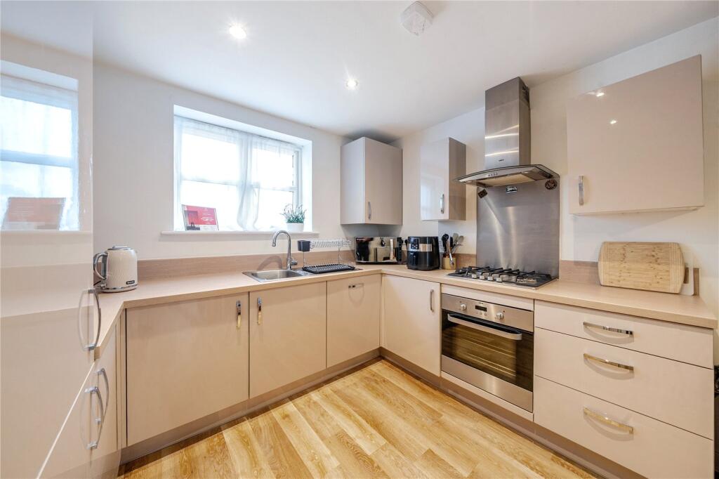 Walston Way, Brampton, Huntingdon photo 3