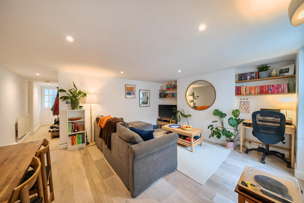 Maude Road, London photo 2