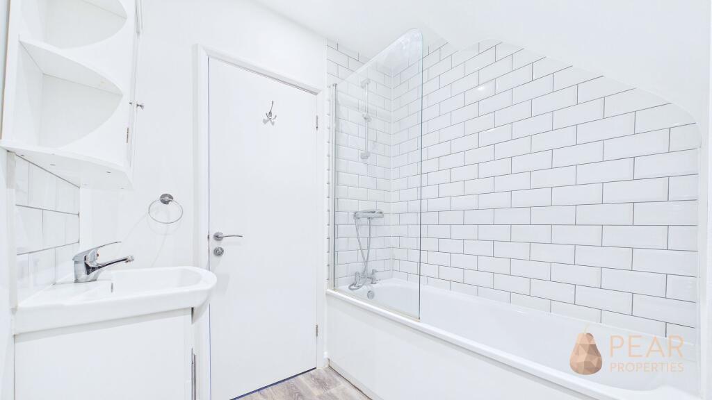 166 Brighton Road, Lancing, BN15 photo 4