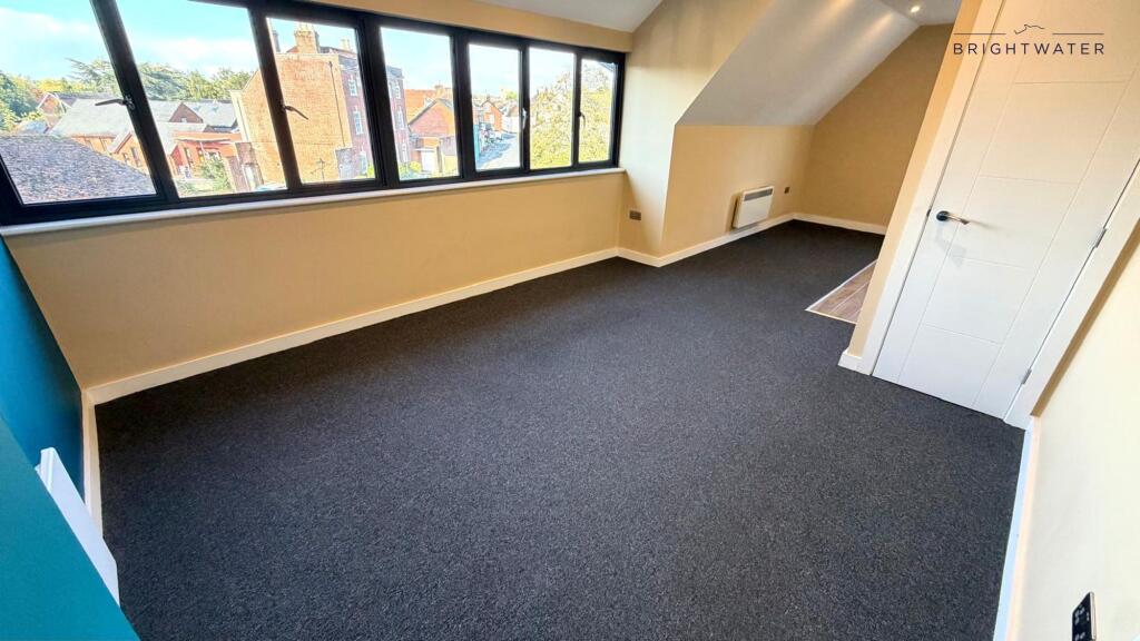 Apartment in Ringwood, Moortown - View 3