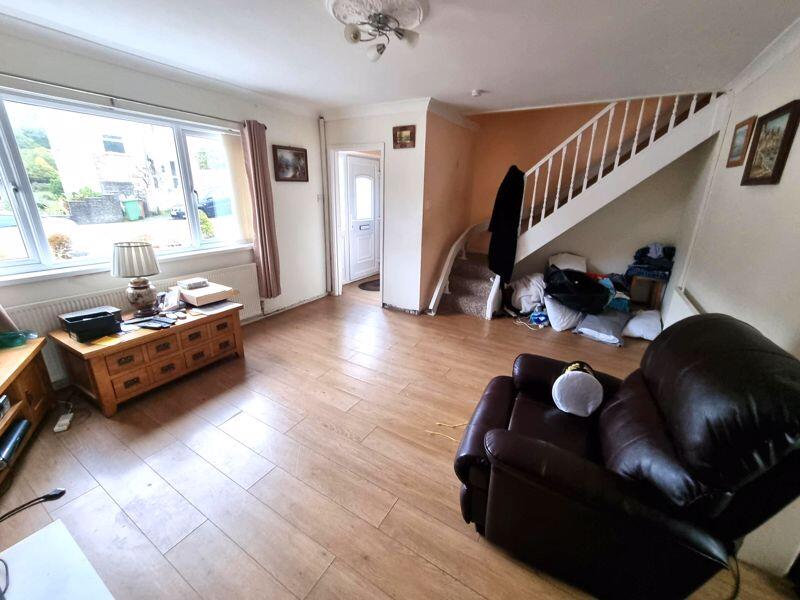 Garden Close, Llanbradach photo 3