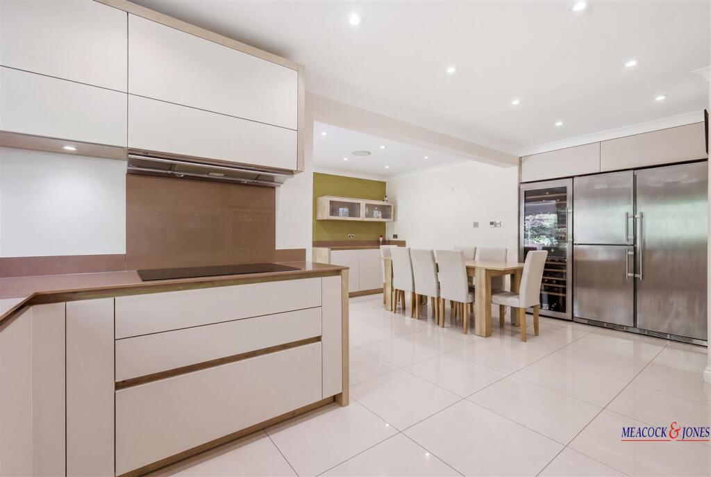House in Brentwood, Hutton Mount - More