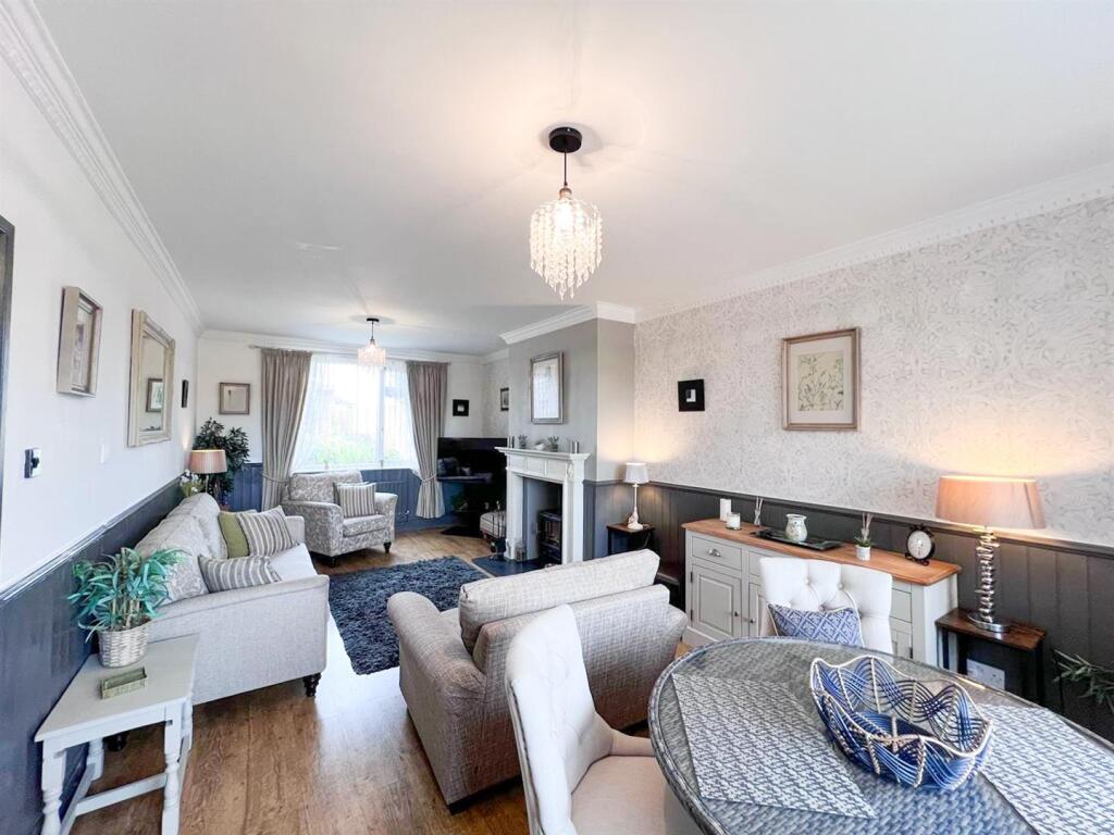 House in Stoke-on-Trent, Baddeley Edge - More