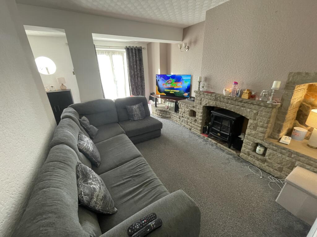 189 Blue Hill Lane, Leeds LS12 4PD photo 3