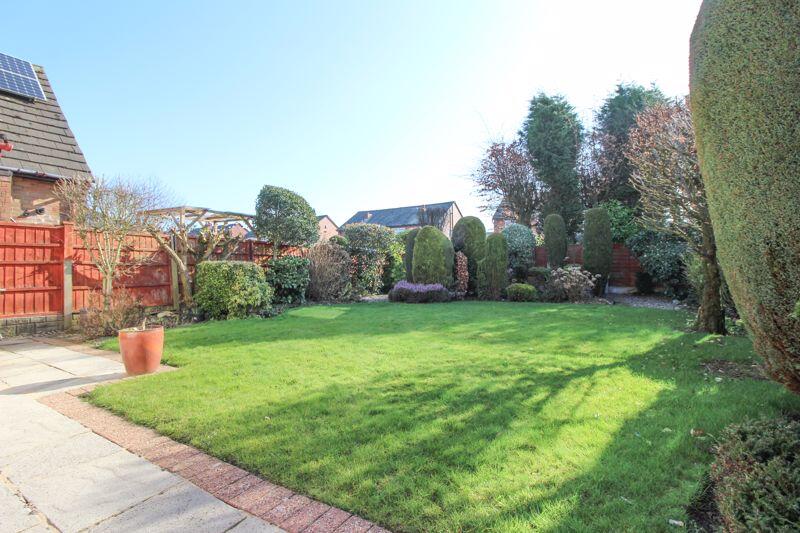 Lakes Drive, Orrell, Wigan photo 3