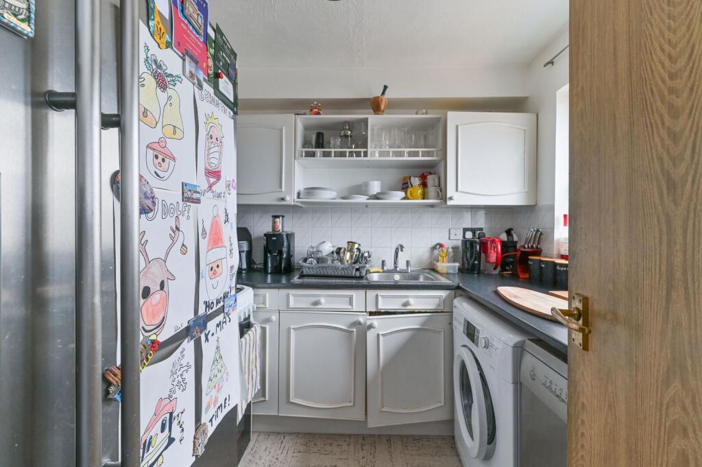 Lilian Road, Streatham Vale, London, SW16 - More