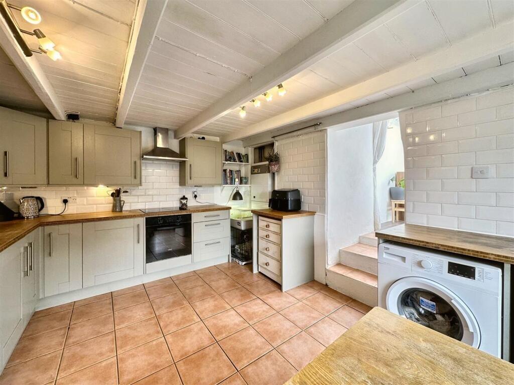 Cottage in countryside setting, Lowertown photo 2