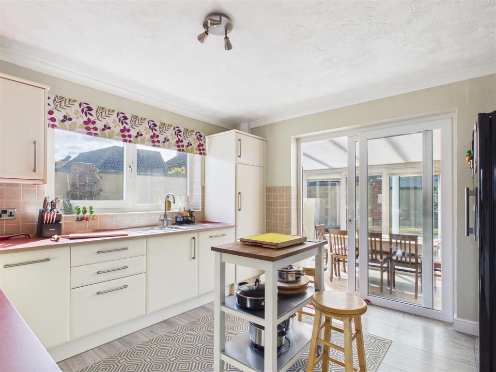 Orchard Way, Cheddar photo 4