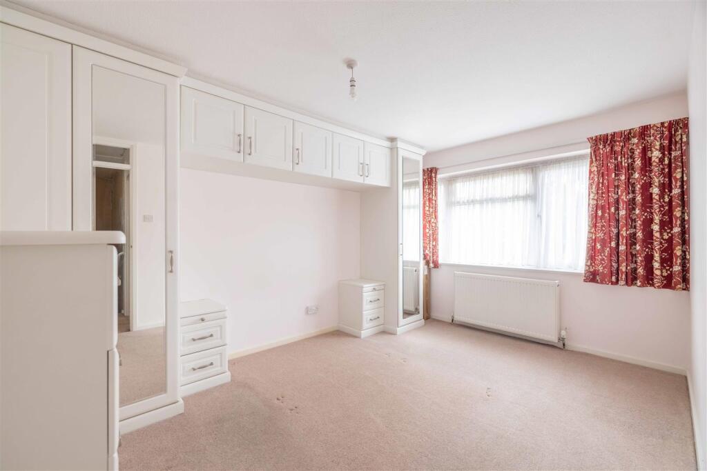 House in Slough - View 5