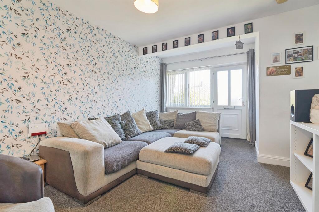 House in Leeds, West Yorkshire - View 2