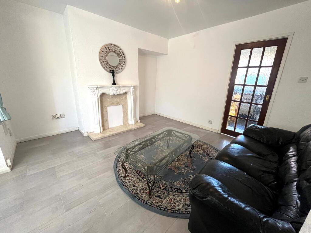 Burrows Avenue, Beeston, NOTTINGHAM - View 3