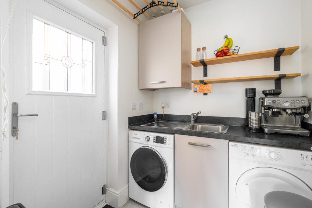 House in Bradford, Steeton with Eastburn - View 5