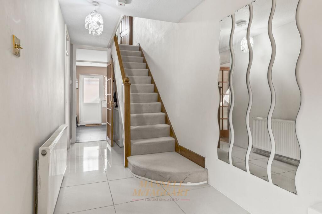 House in Redhill - View 3