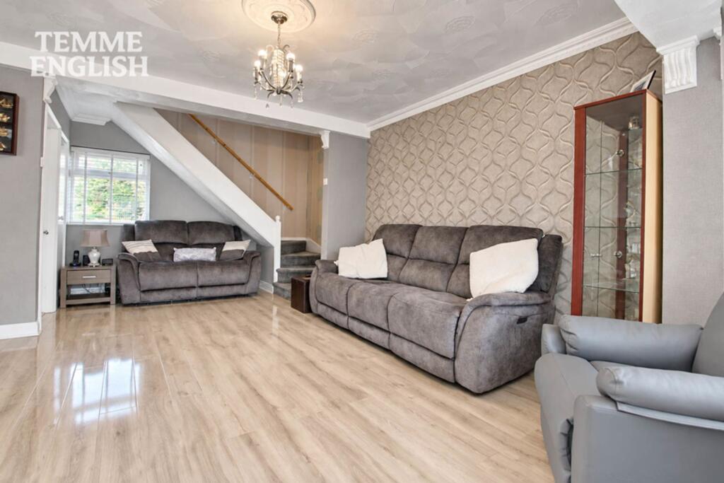 House in Southend-on-Sea - View 3