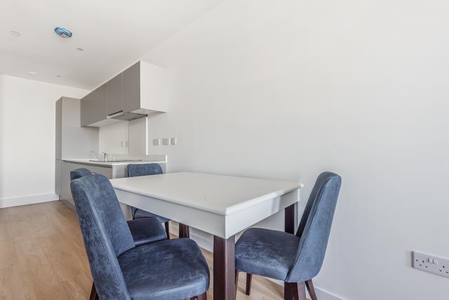 Apartment in Reading - View 5