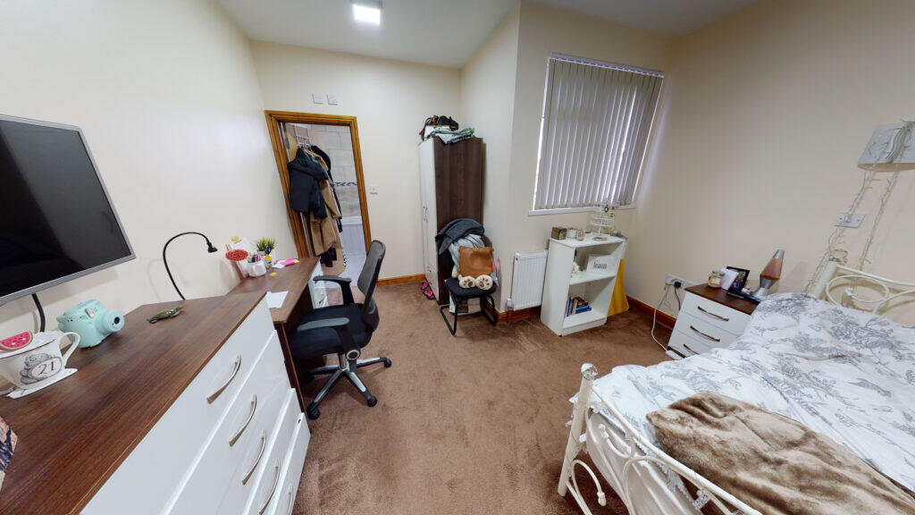 6 bedroom house for rent