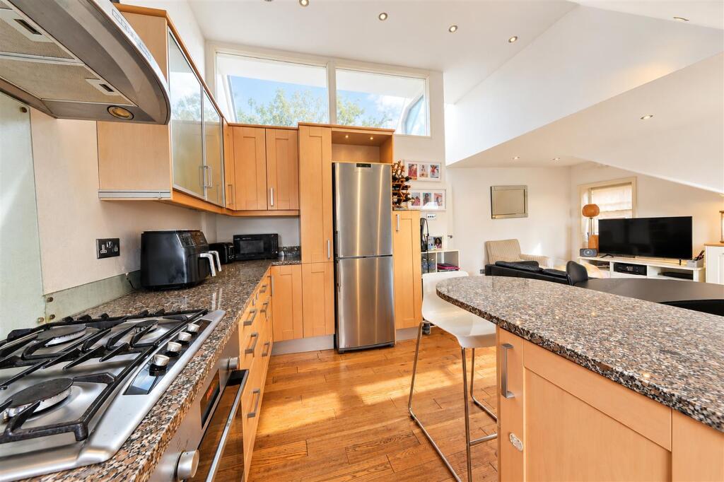 Apartment in London - View 5