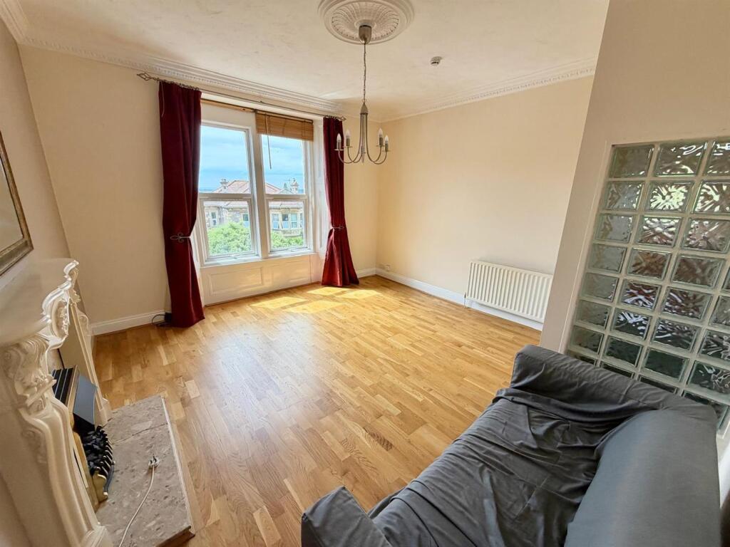 Apartment in Weston-super-Mare, Cliftonville - More