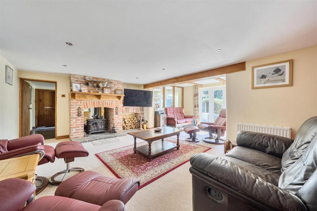 House in Child Okeford, Dorset - View 4