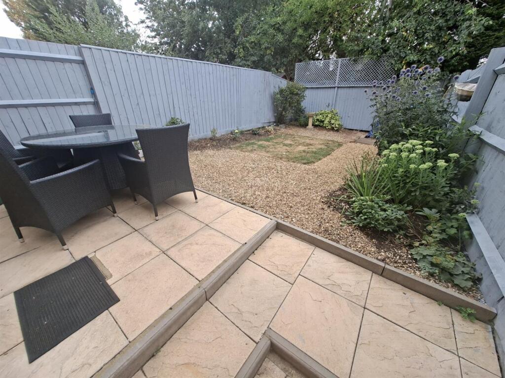 House in Northampton, West Northamptonshire - View 4