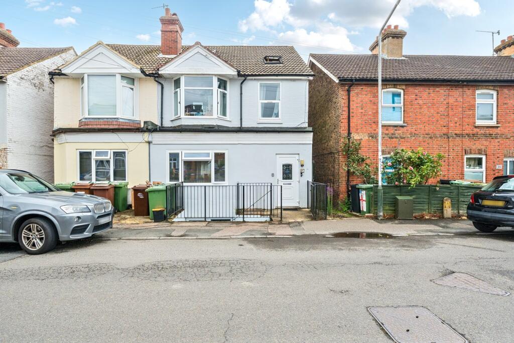 Main image of property: 39 Colebrook Road, Tunbridge Wells, TN4