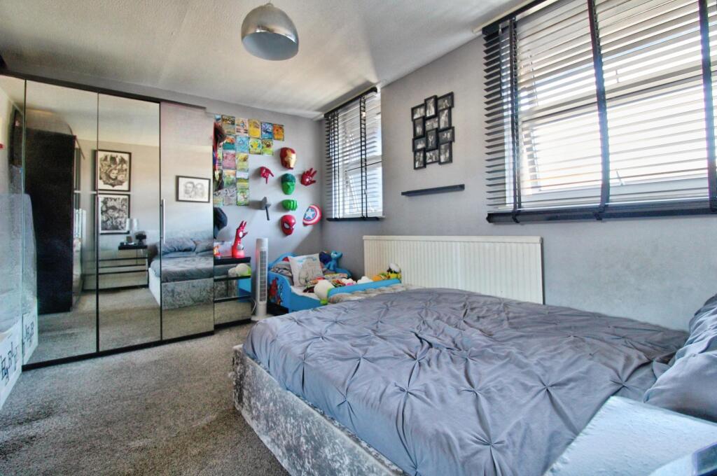 Apartment in London - More