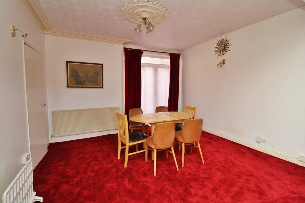 House in Rugby, Warwickshire - View 3
