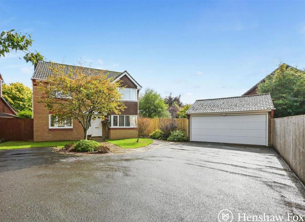 4-bed detached on Betteridge Drive, Rownhams, Hampshire, £625,000