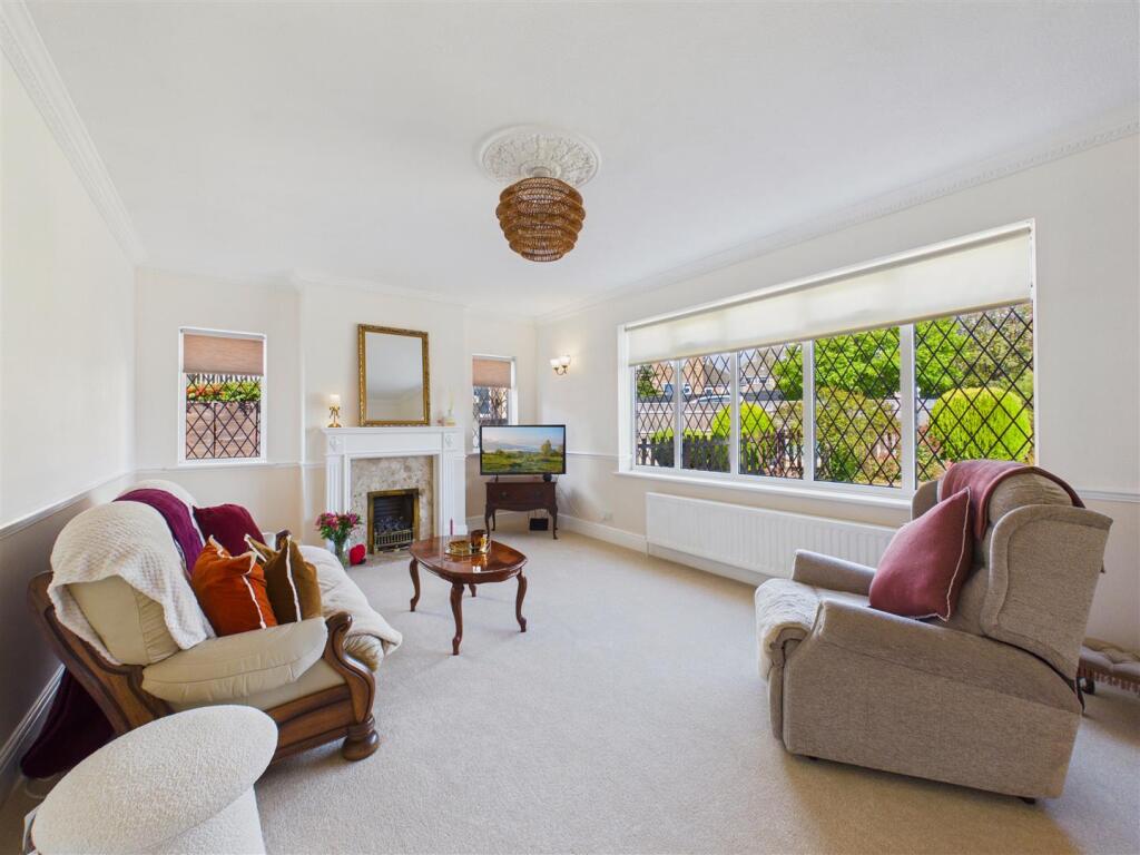 House in Hull - View 3
