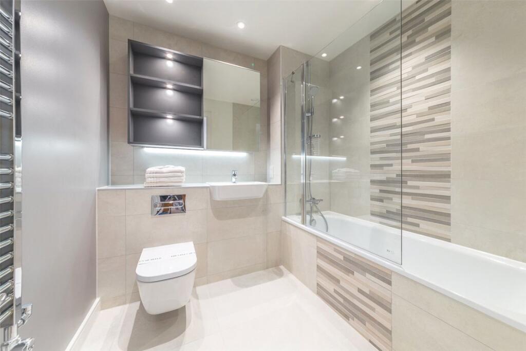 Apartment in Southall - View 4