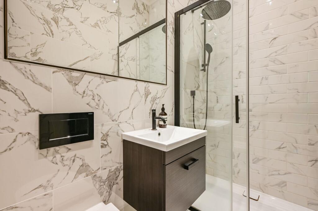 House in London, Taverner Square, Highbury - View 6