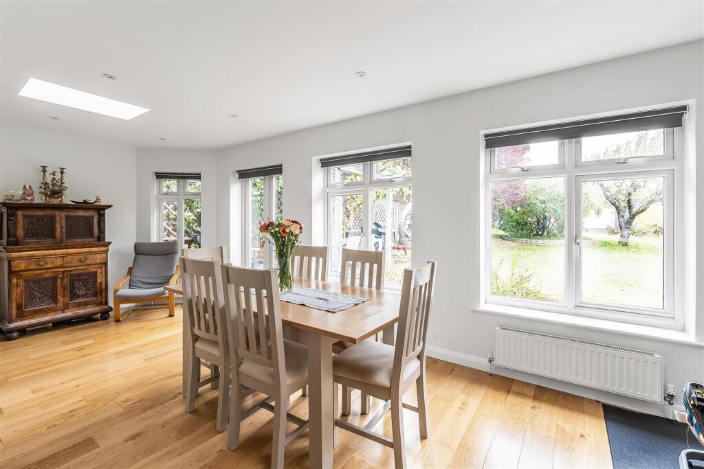 Agates Lane, Ashtead, KT21 photo 4