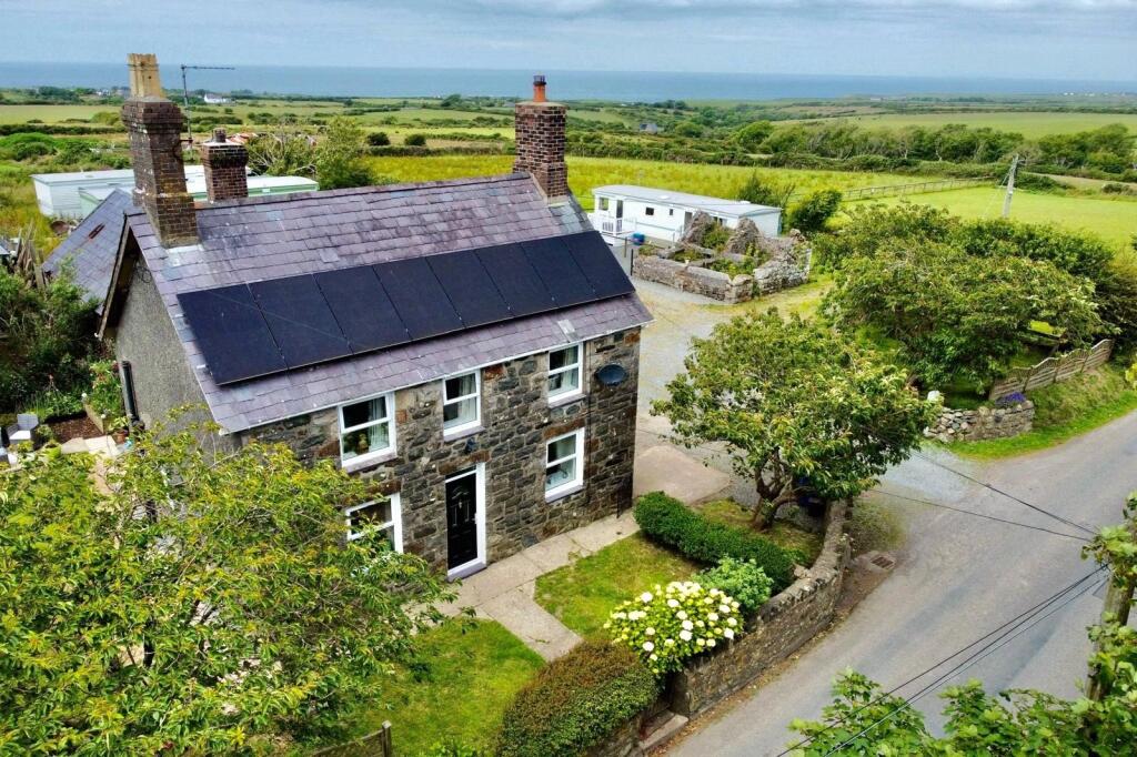 Main image of property: Llangwnadl, Gwynedd, LL53