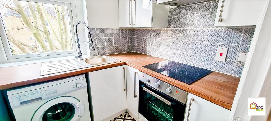 Main image of property: Flat 18 Cheviot Court, Avonley Road, London, SE14 5EX, UK