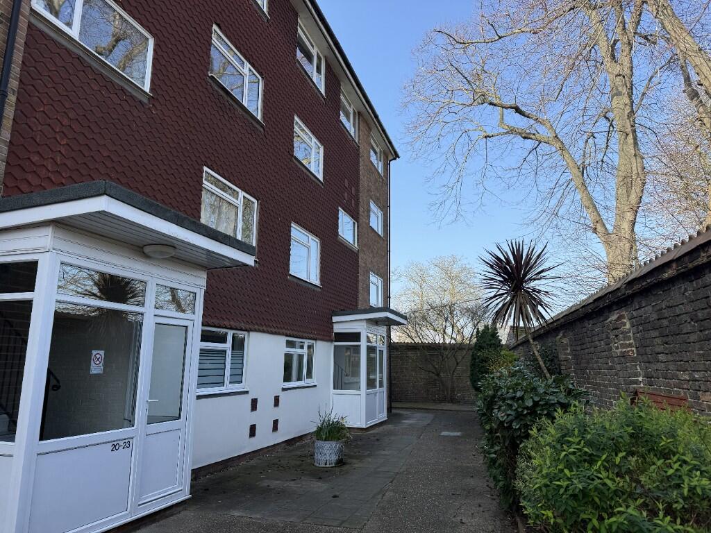 Main image of property: Beacon Grove, Carshalton, Greater London, SM5