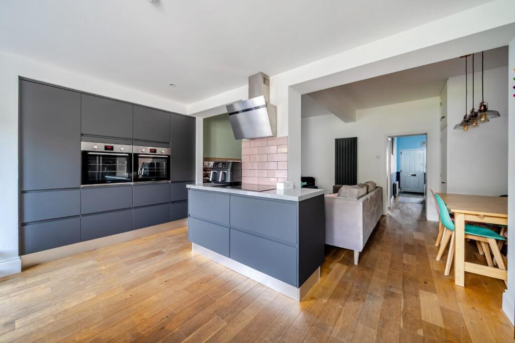 House in Portsmouth, North End - View 6