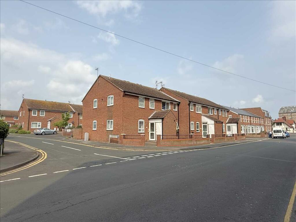 1-bed flat on South Crescent Close, Filey, £109,950