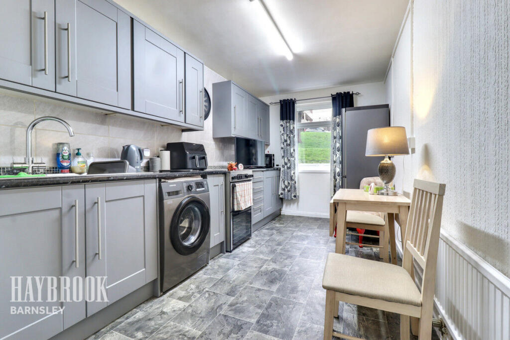 Apartment in Barnsley, South Yorkshire - View 2