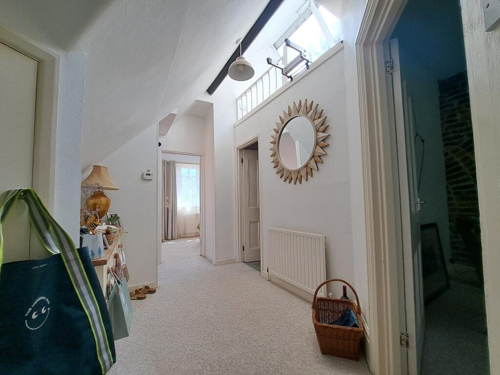 Apartment in Eastbourne, East Sussex - View 2