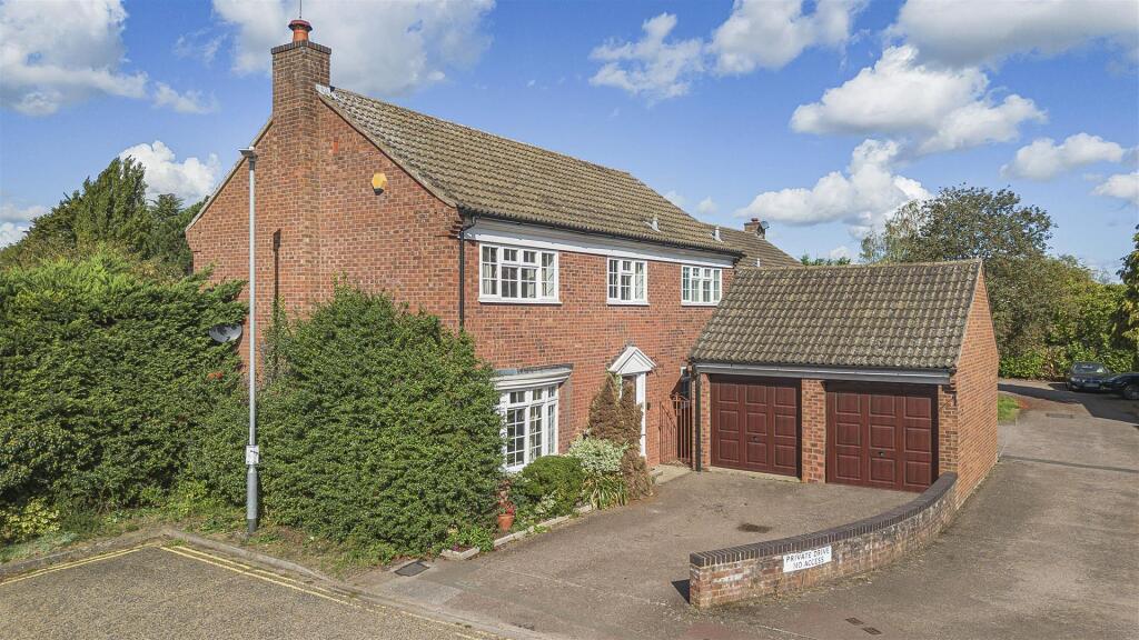 4-bed detached on The Brambles, Trumpington, Cambridge, £1,000,000