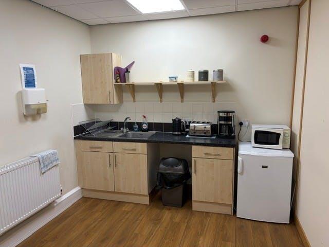 IMG003.jpg