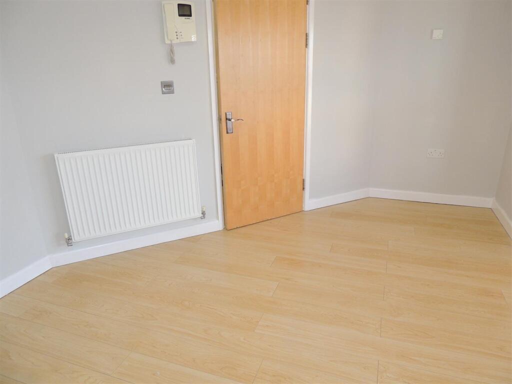 Apartment in Bristol - View 4