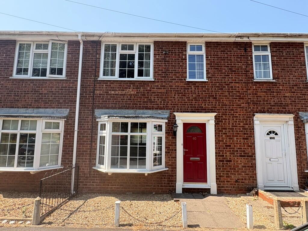 3-bed terraced on London Road, Spalding, £149,950