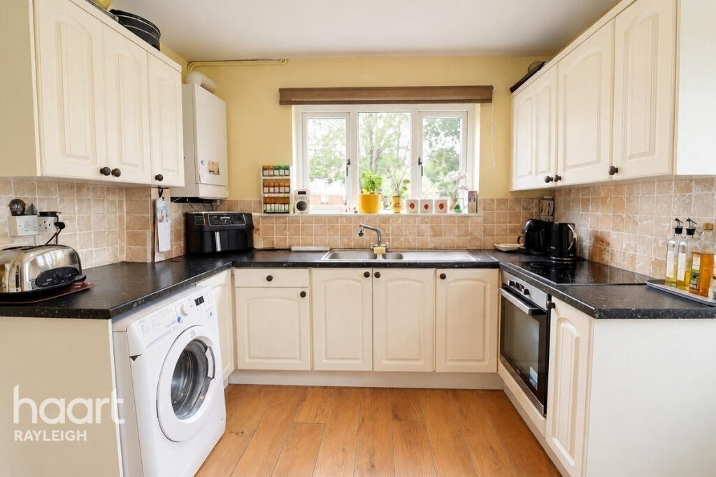 House in Southend-on-Sea, Eastwood - View 3