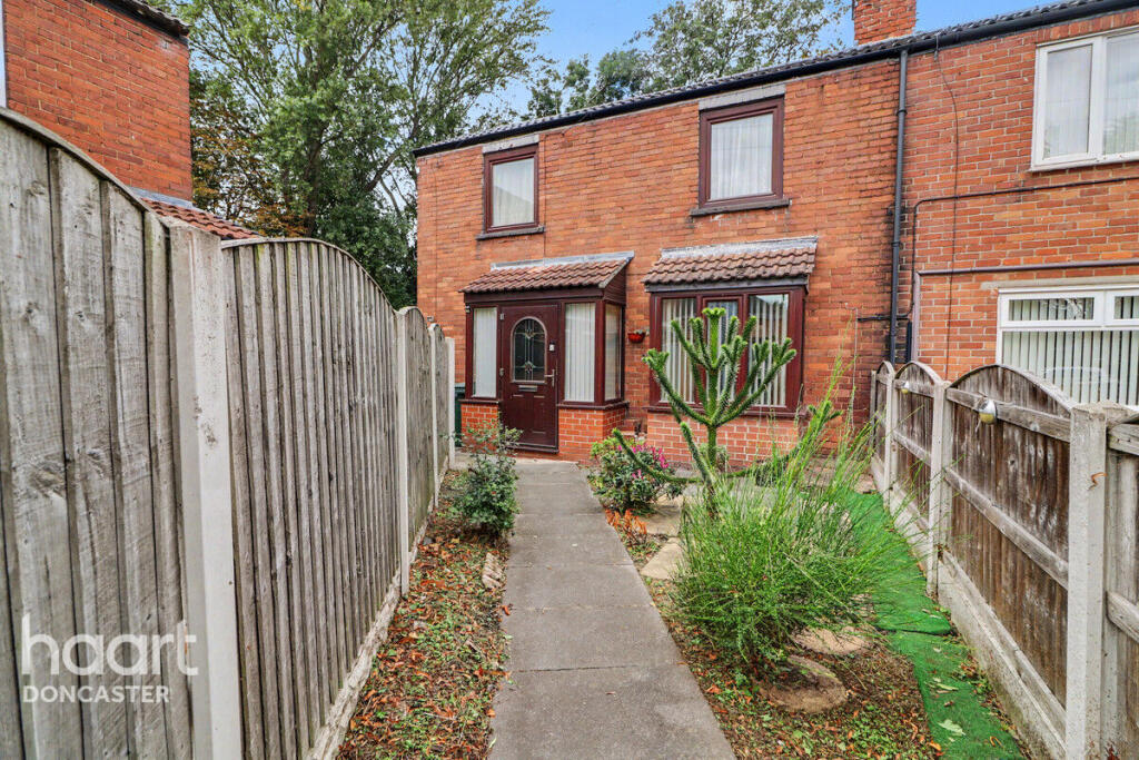 House in Doncaster, Barnby Dun with Kirk Sandall