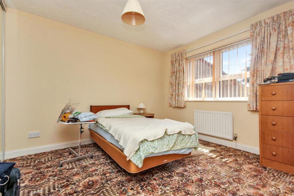 House in Higham Ferrers, North Northamptonshire - More