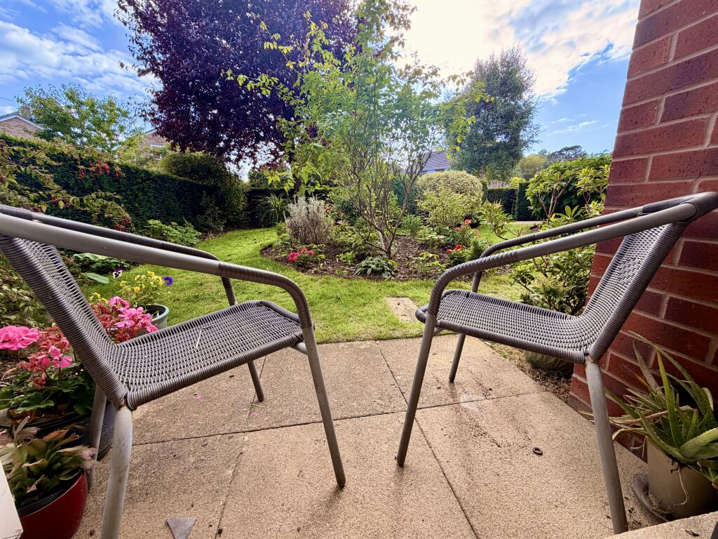 Apartment in Portishead, North Somerset - View 3