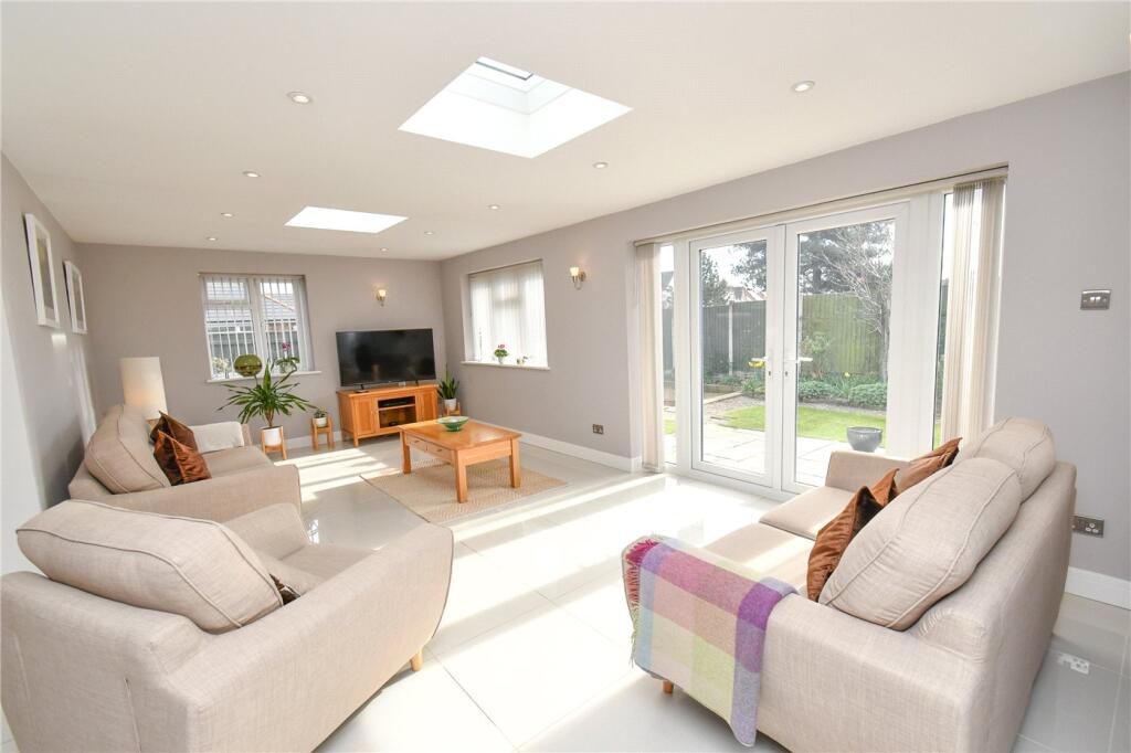 House in Wirral, Liverpool City Region - View 2